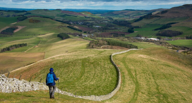 The approach to Kirk Yetholm (credit - Peter Backhouse)