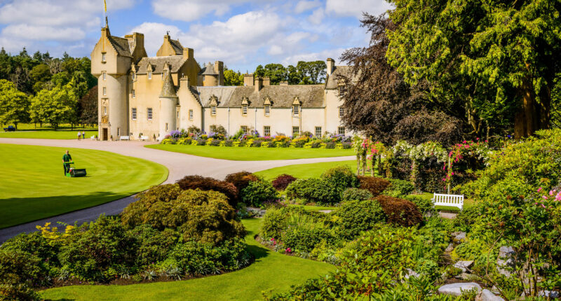 Ballindalloch Castle