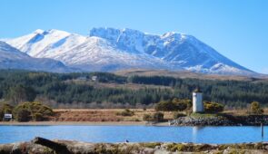 Gairlochy Lighthouse on the Caledonian Canal (credit - Doreen and George Mealing)