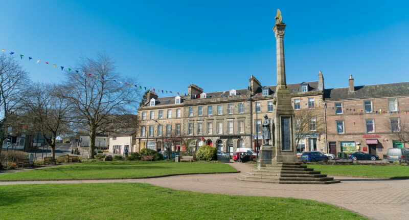 Blairgowrie Town Square (credit - Kenny Lam, Visit Scotland)