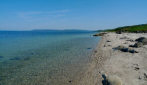 Turquoise waters along the Kintyre Way