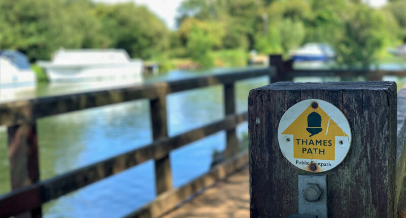 Signpost on the Thames Path