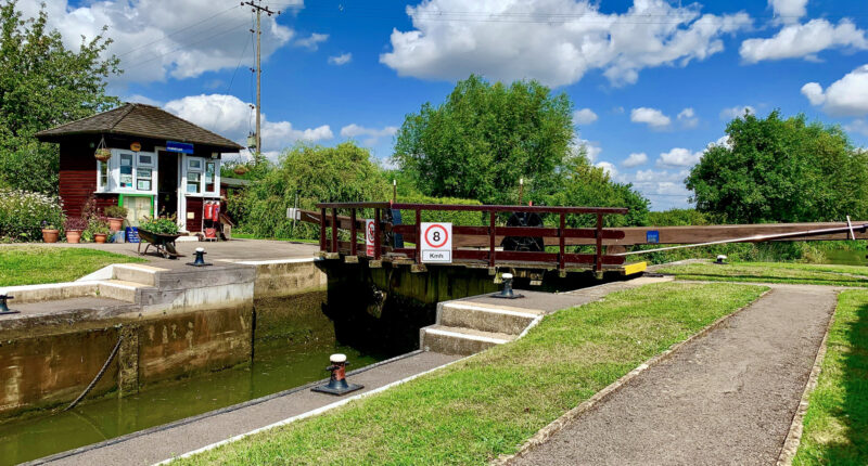 River Thames Lock