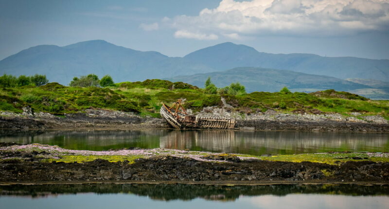 Sunken boat at Puilladobhrain, Isle of Seil