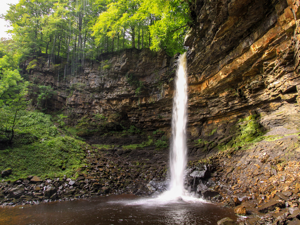 tunning Waterfalls-Hardraw-Force-the-longest-single-drop-waterfall-in-England