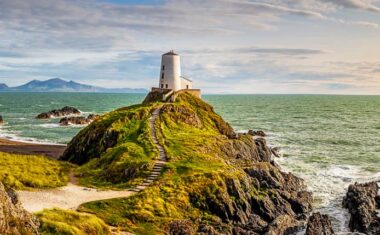 Tŵr Mawr Lighthouse, Anglesey