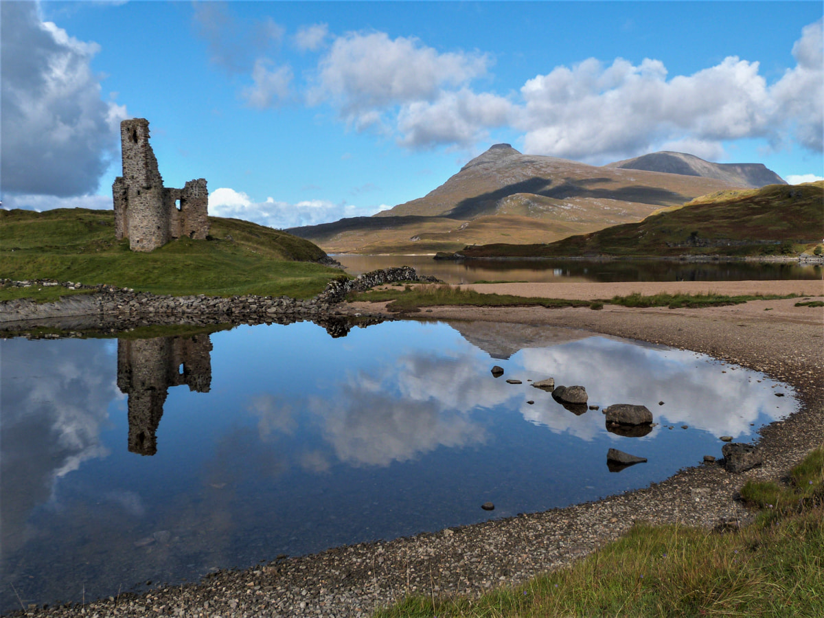 Ardvreck Castle in Assynt (Les Haines)