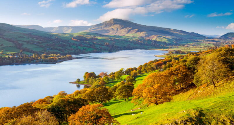 Bala Lake and the Aran Hills in Snowdonia National Park (credit - Lee Beel, VisitBritain)