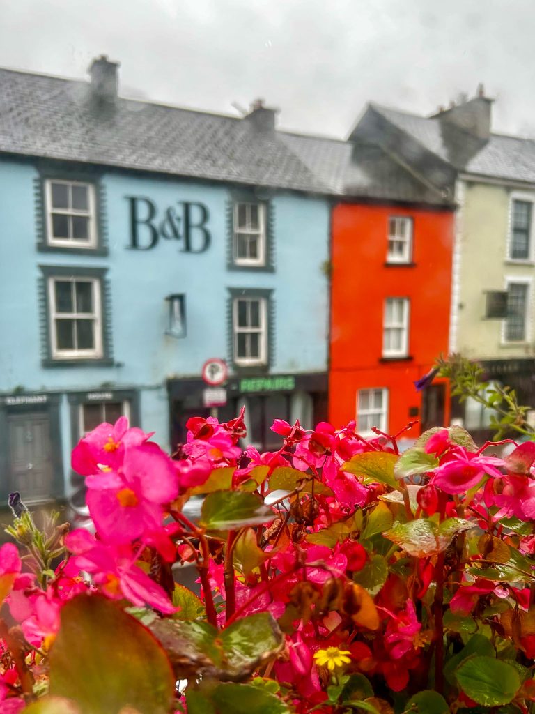 Whatever your preferred style, you’ll find accommodation to match on the Wild Atlantic Way – from intimate B&Bs and boutique guest houses to castle hotels and luxury coastal resorts.